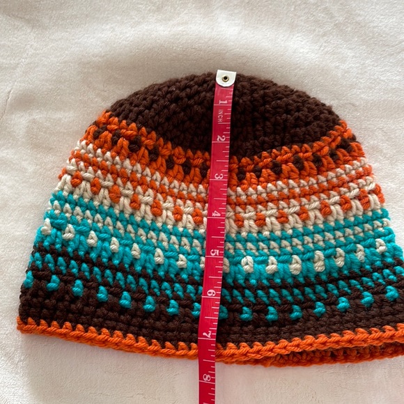 NWT - Hand-knitted hat - Picture 6 of 7